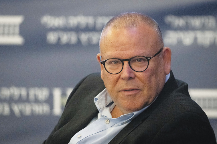 ארנון בר דוד