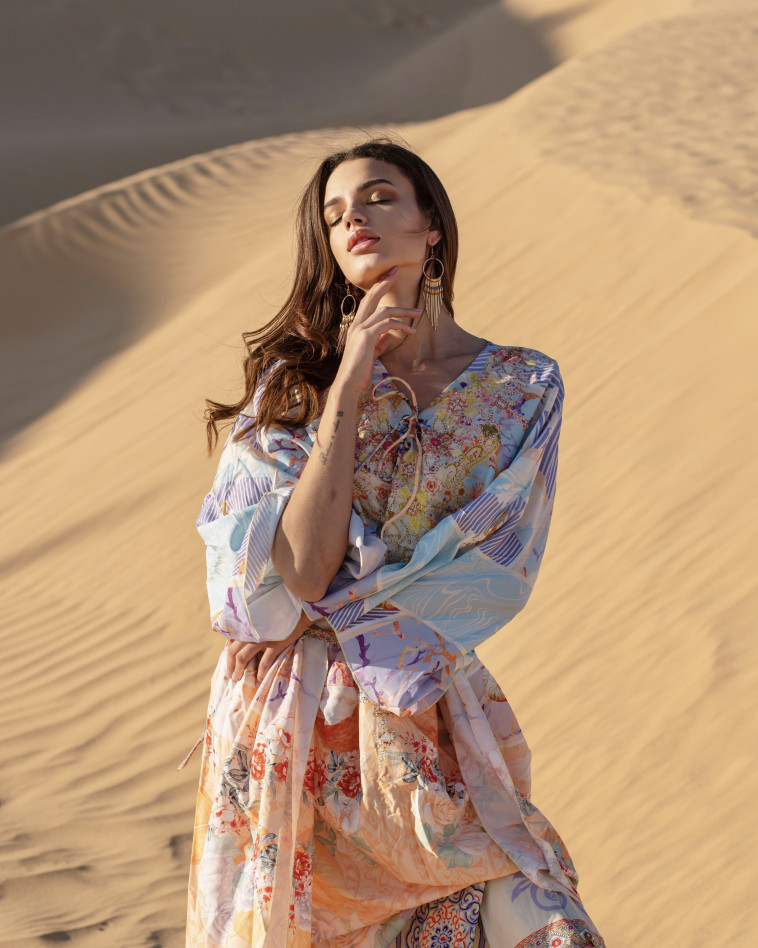 חולות כסוי. דוגמנית: יליזבטה ולקובה