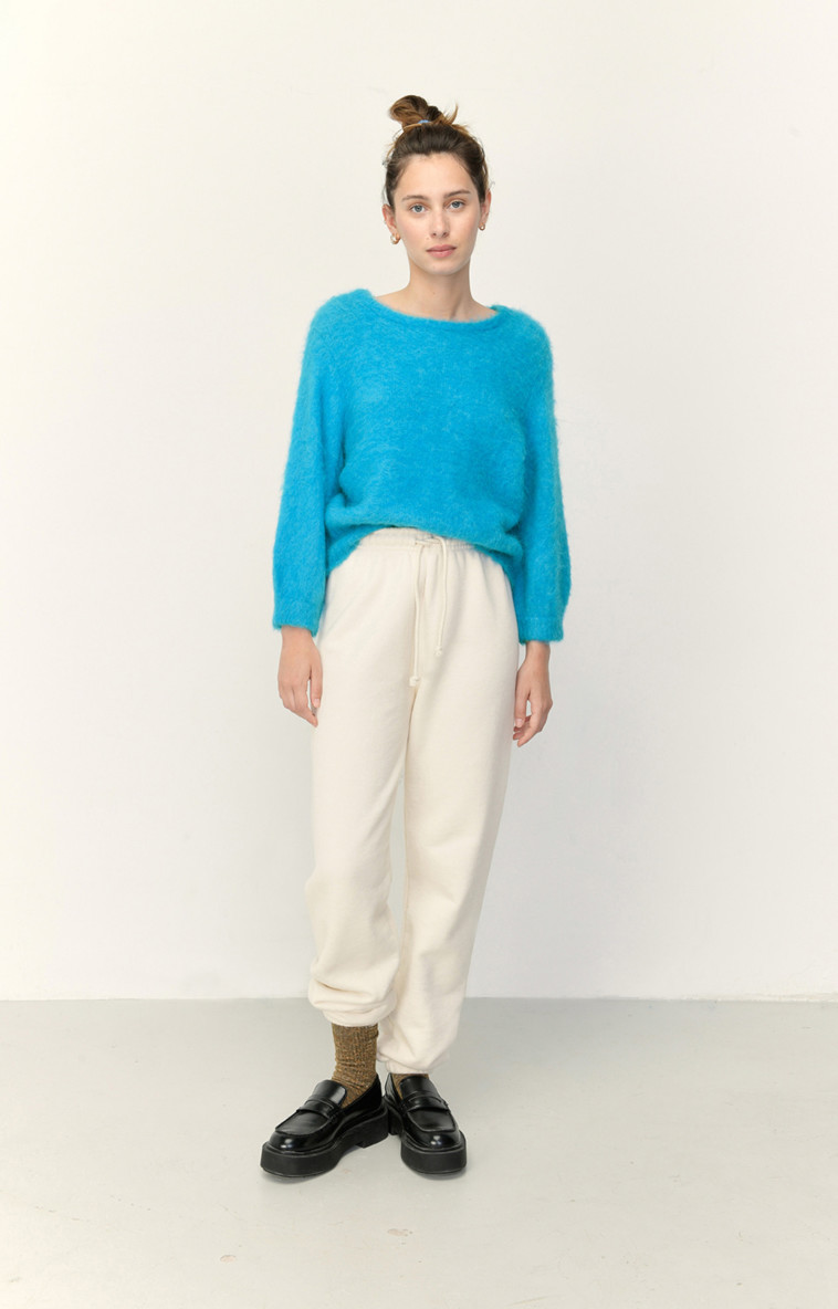 סריג 689 שח, מכנסיים 599 ש''ח