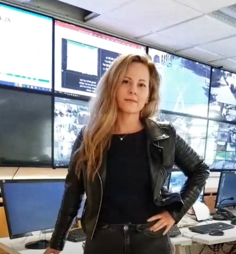 עדי אוליקר, מנהלת יחידת השירות והמוקד העירוני