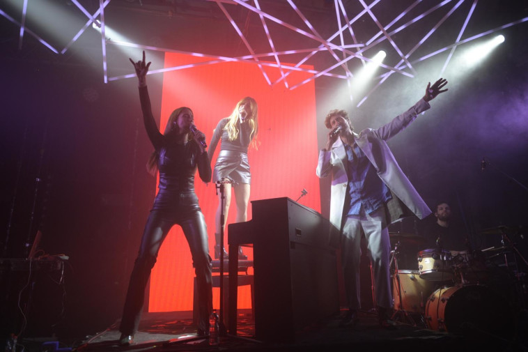 האחיות כרקוקלי מארחות את אלון עדר