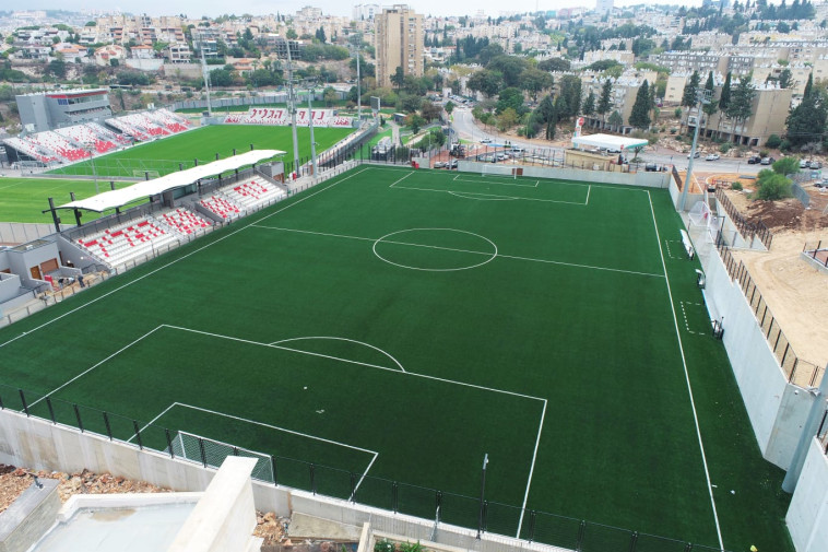 האצטדיון בנוף הגליל