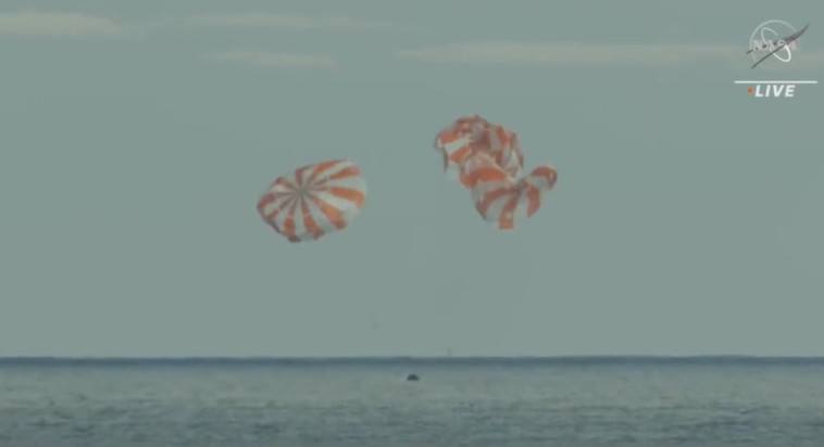 הגשושית נוחתת באוקיינוס