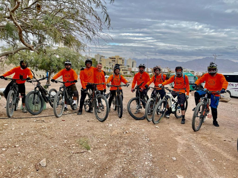 רכיבת אופניים חשמליים באילת