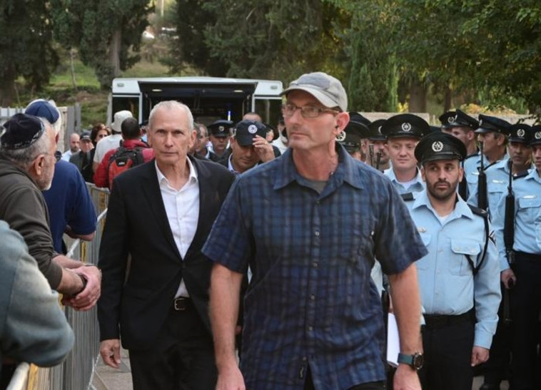 השר לביטחון פהפנים בר לב בהלווית משה מזרחי