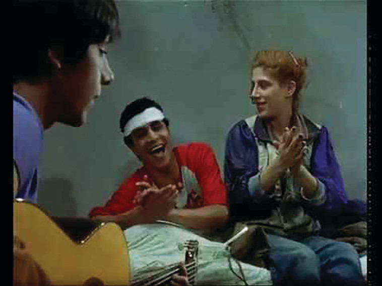 שירו של שרפרף, ''שוברים''