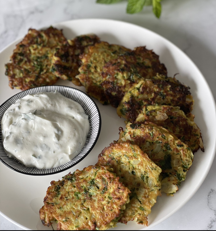 לביבות קולורבי וזוקיני