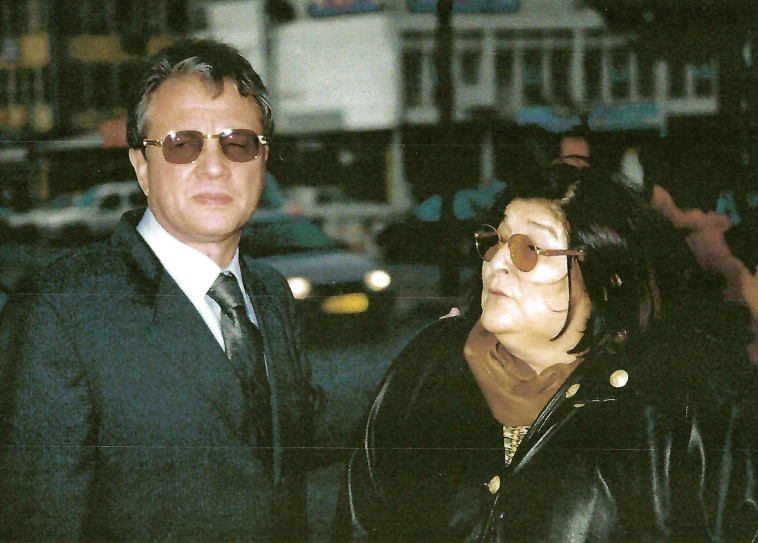 דורי עם מרסדס סוסה  