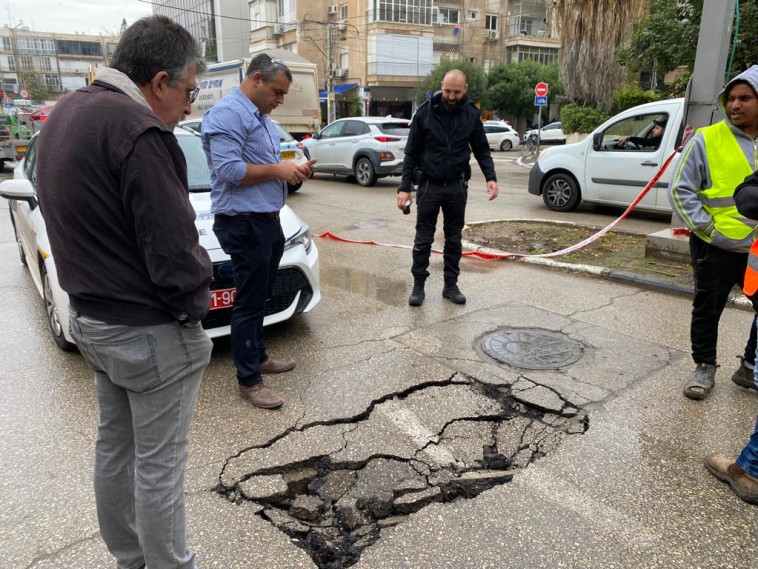 הבור שנפער בתל אביב