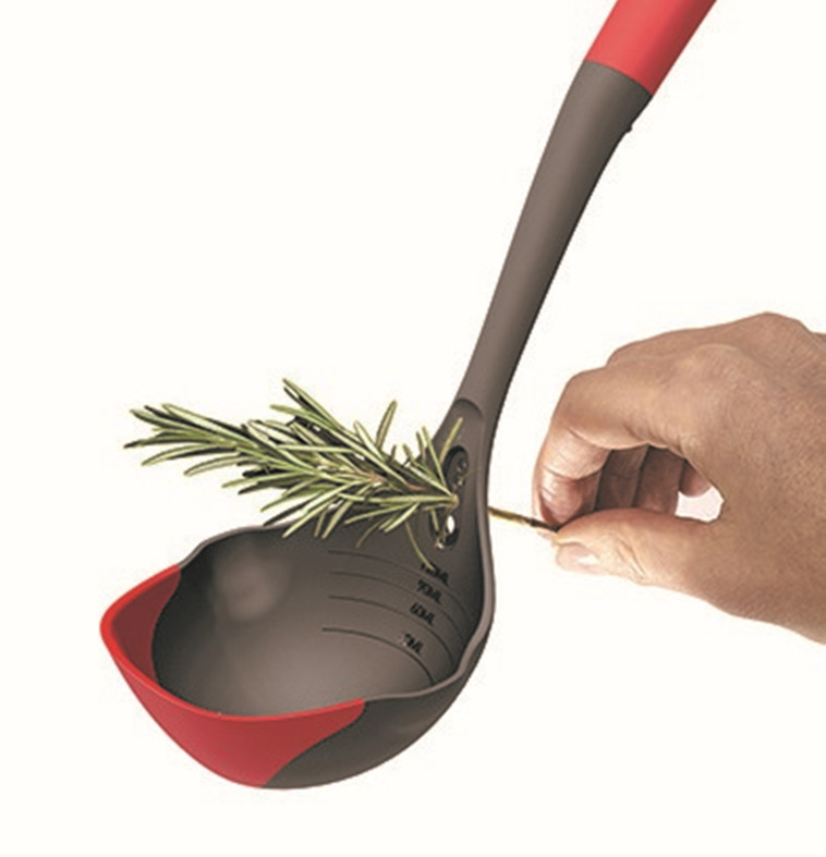 מצקת עם מפריד עלים, סולתם