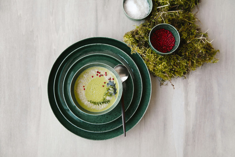 מרקיות מפורצלן, הביטאט