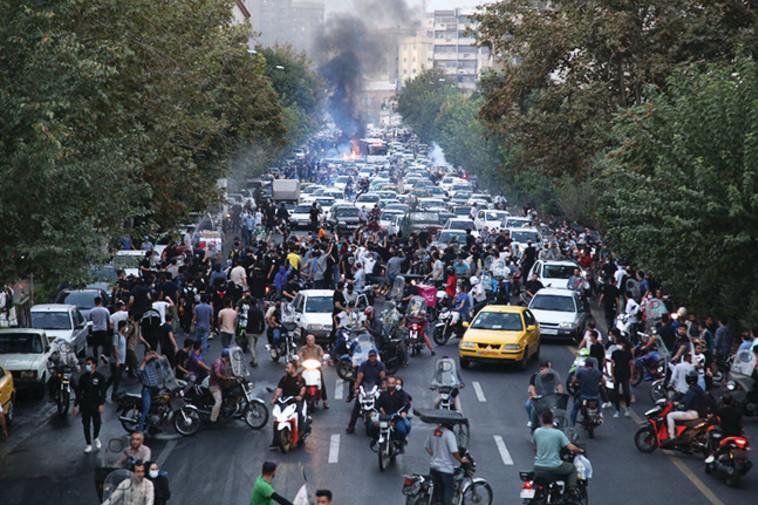 הפגנה באיראן (צילום: gettyimages)