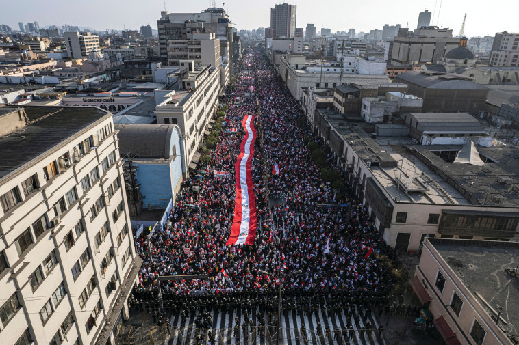  מהומות בפרו  (צילום: ERNESTO BENAVIDES.GettyImages)