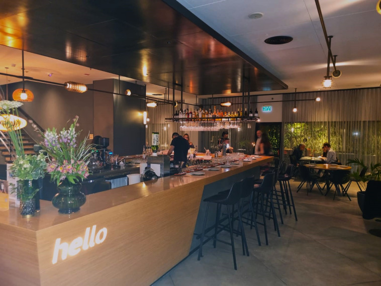 מסעדת סושי בר בזל במשכנה החדש במלון פרימה תל אביב (צילום: יחצ)