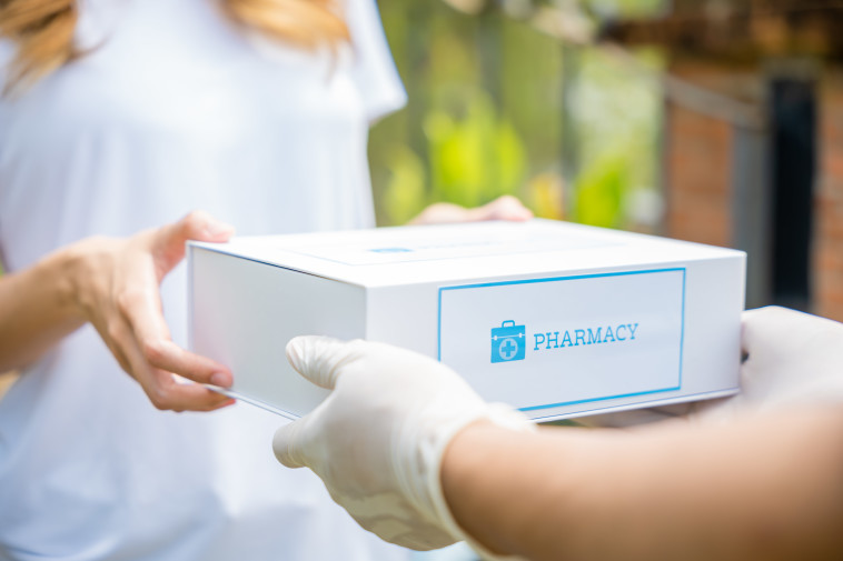 מי שולח את כל החבילות הללו?