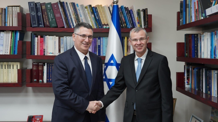 יריב לוין וגדעון סער