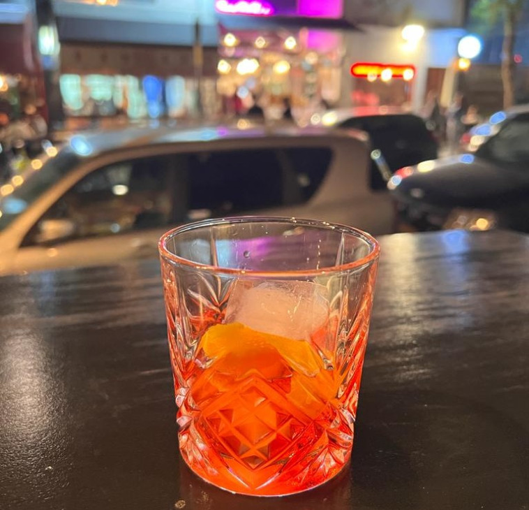 דרינק של אחרי עבודה. לה טיגרה