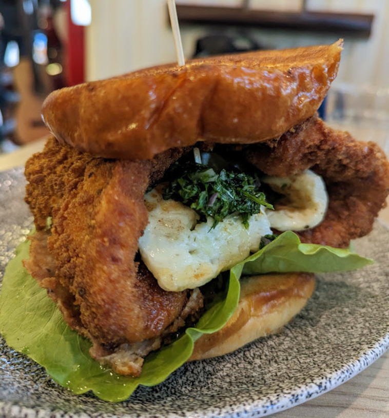 בא לנו כזה עכשיו . כריך שניצל בלנדוור