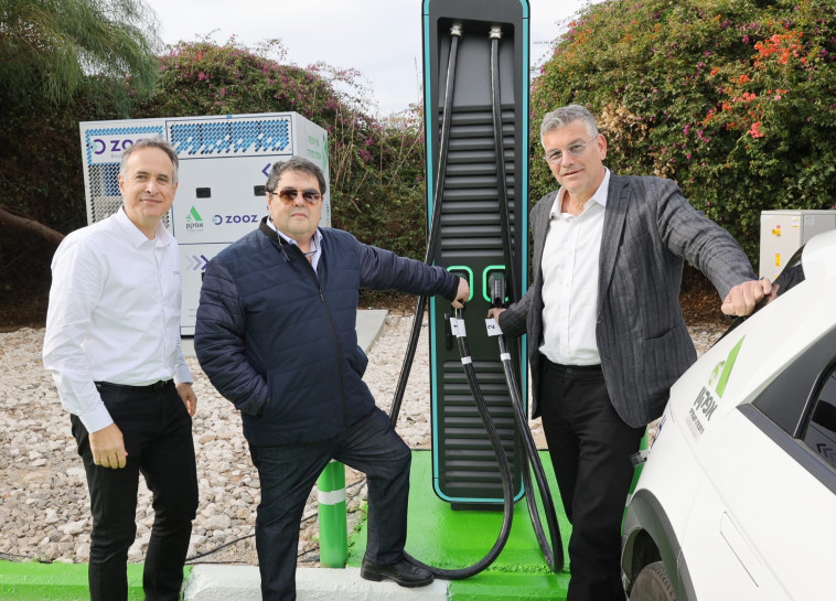 ישראל רייף, ישראל יניב ובועז ויזר&nbsp;