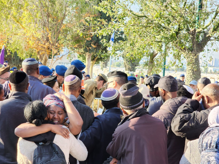 הלוויתו של רב-טוראי ברוך כברתה ז''ל (צילום: אלון חכמון)