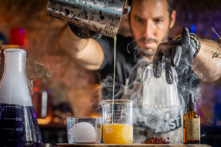 נועם אור רוקח קוקטיילים