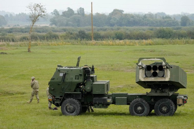 מערכת HIMARS של צבא אוקראינה (צילום: רויטרס)