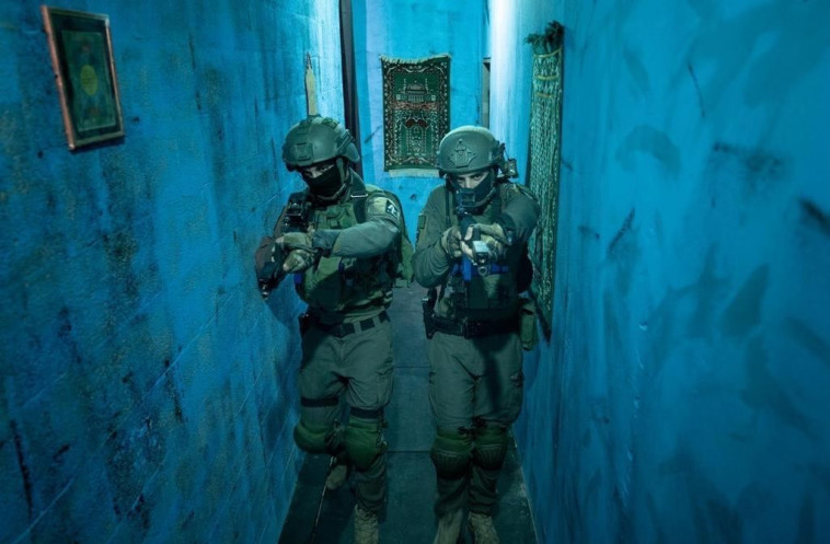 המדים החדשים של לוחמי צה''ל, חברת יונידרס