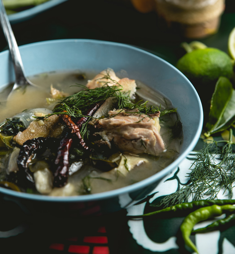 היישר מתאילנד- מרק עוף מושלם