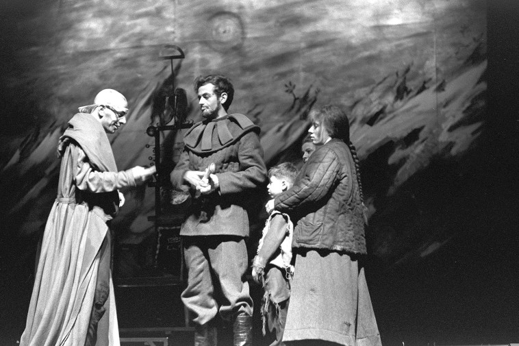 זהרירה חריפאי במעגל הגיר הקווקזי