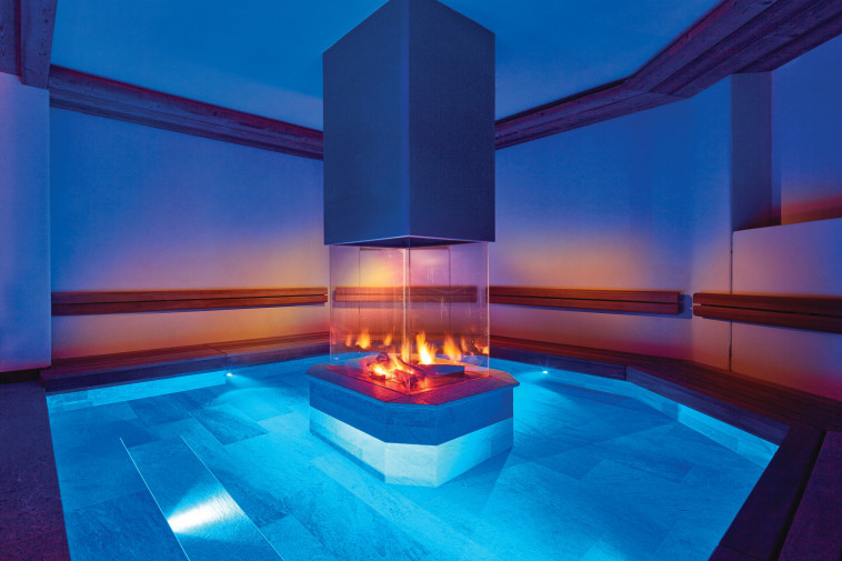 סאונת 5 האלמנטים המשלבת אש ומים, אתר הבריאות פרידלהוף, איטליה