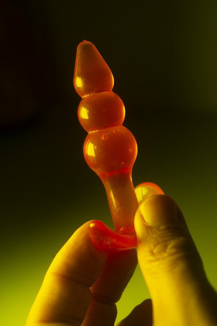 חומרי סיכה וצעצועי מין זה פשוט שילוב מנצח