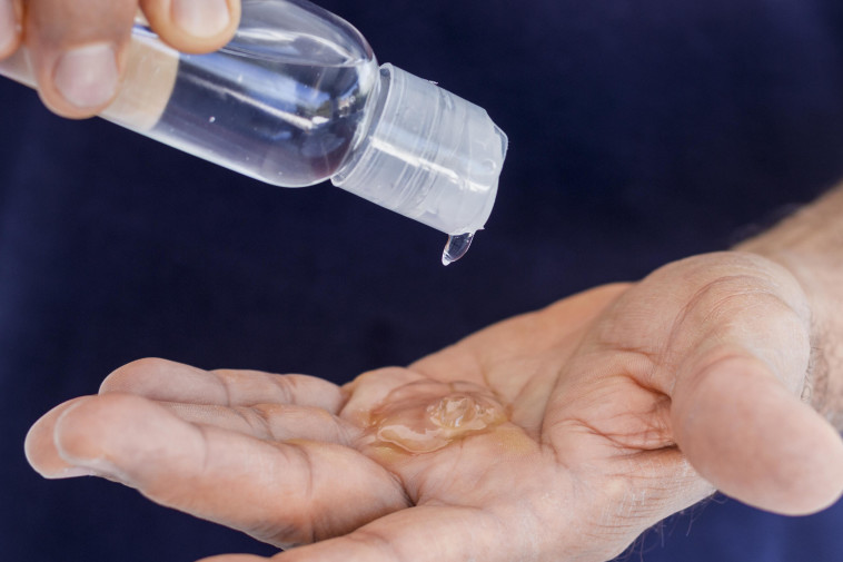 מוריד את הסיכוי של הקונדום להיקרע או ליפול