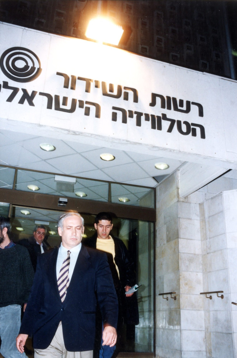 נתניהו בכניסה לרשות השידור