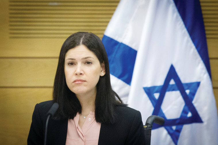 קארין אלהרר