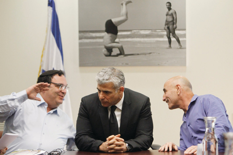 לפיד עם שלח ופירון בתחילת הדרך של יש עתיד ב-2013