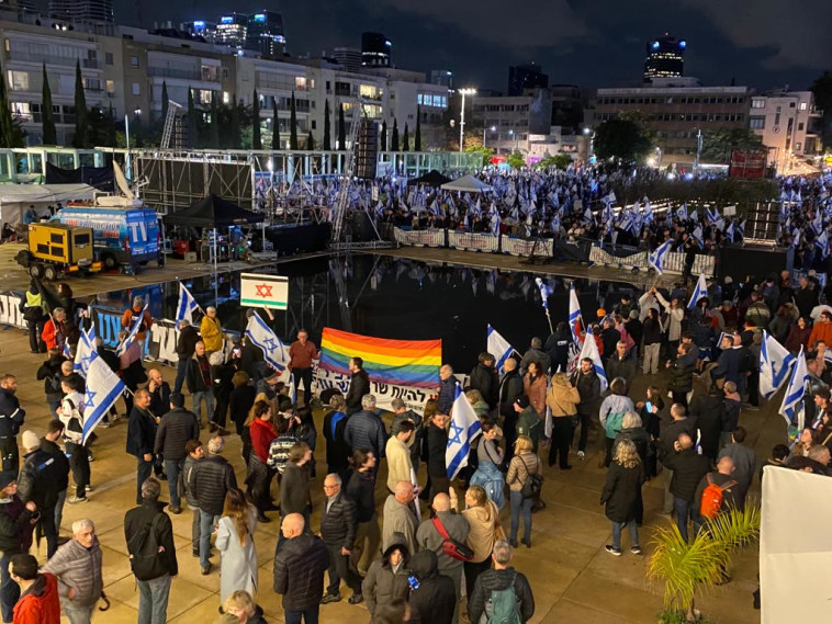 ההפגנה נגד הממשלה בכיכר הבימה, תל אביב (צילום: אבשלום ששוני)