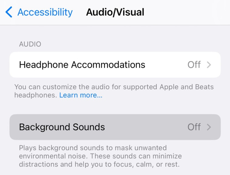 הפעלת רעשי הרקע באייפון