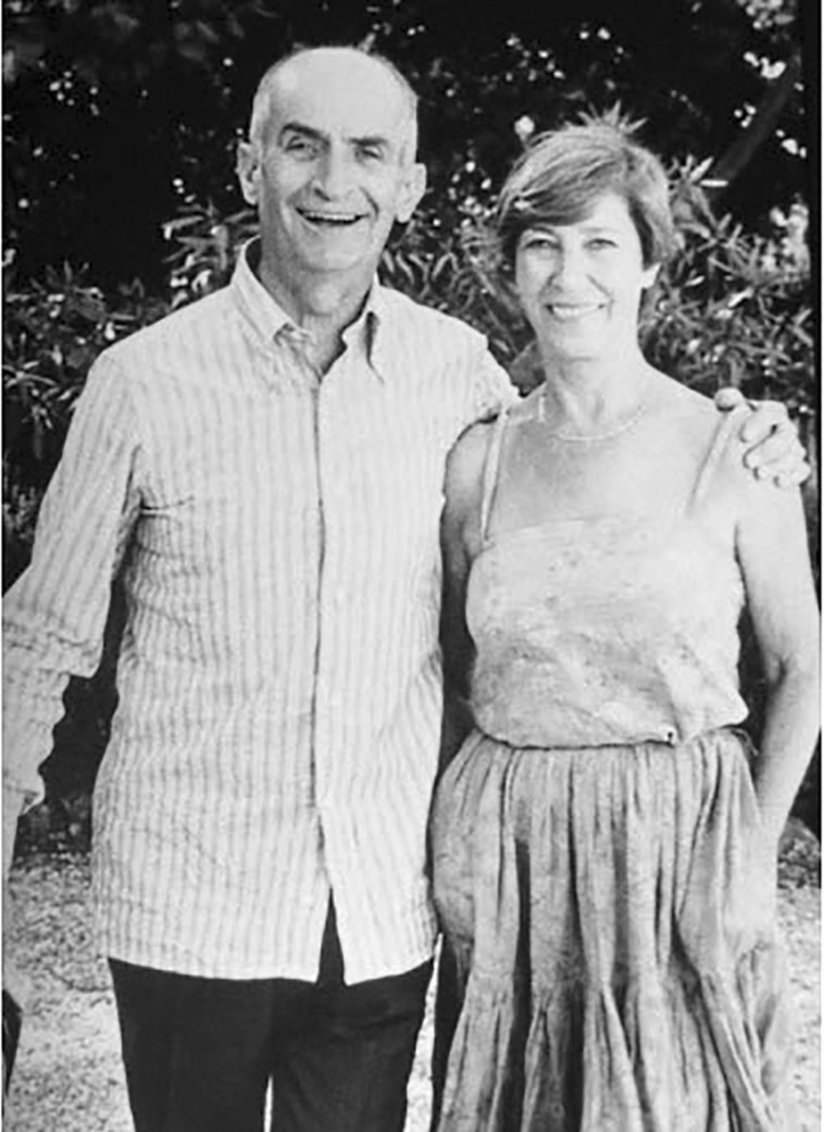 לואי דה פינס עם אשתו