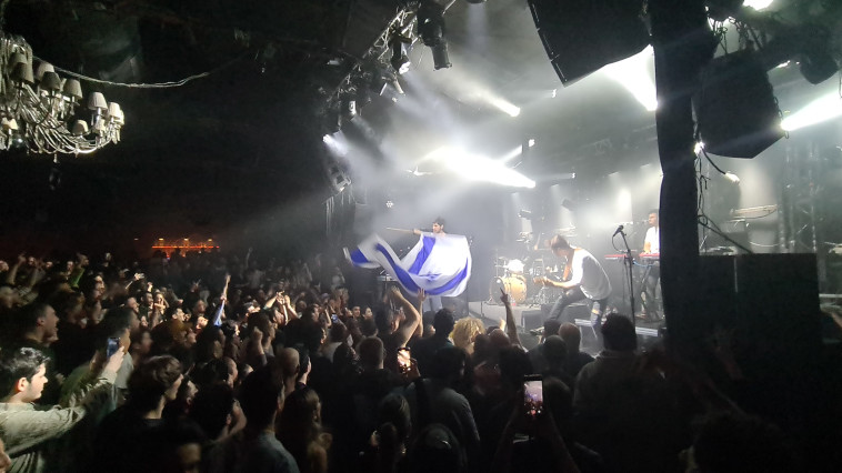 תמיר בר בהופעה