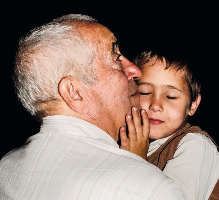 סבא ויקטור והנכד ארטיום