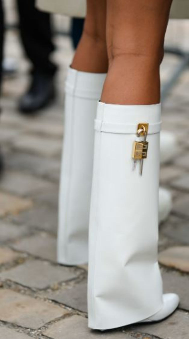 היסטרי בכל צבע. המגף האייקוני של ג'יבנשי