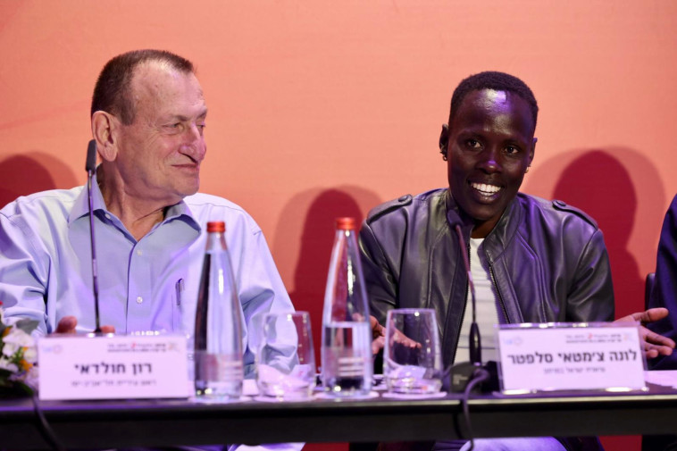 רון חולדאי, לונה צ'מטאי סלפטר