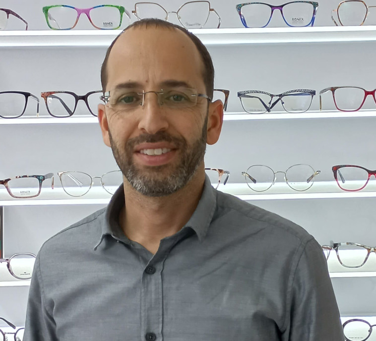האופטומטריסט איתי שלום