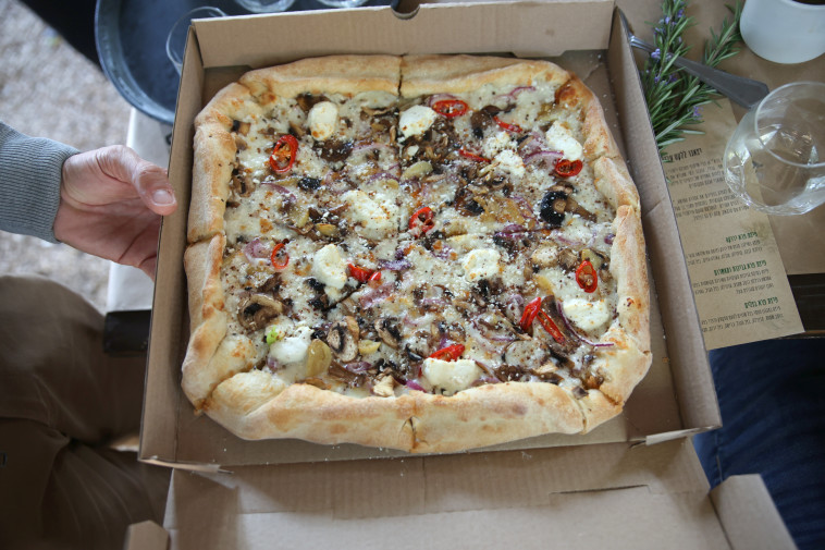 פיצת פרא גבינות ומאשרום