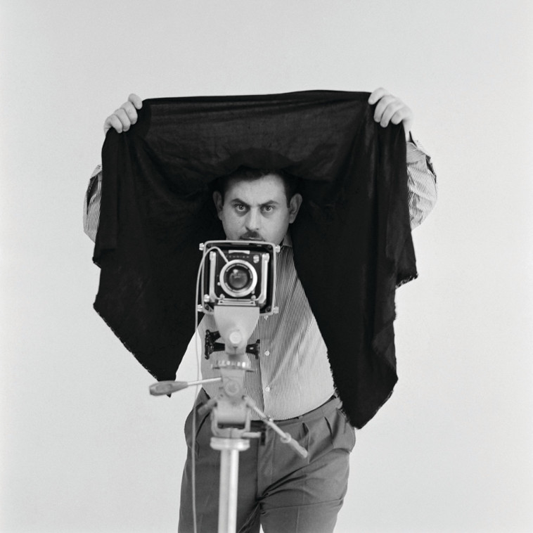 הצלם גברא מנדיל בשנות ה-70 (צילום: פרטי)