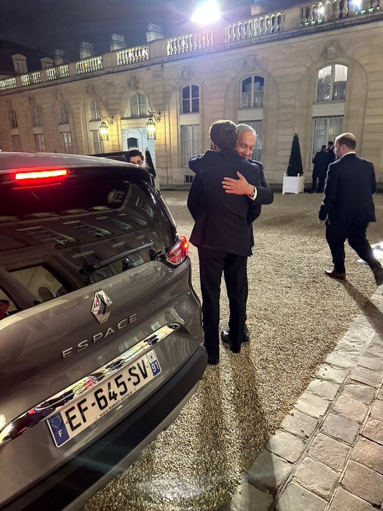 נתניהו ומקרון בארמון האליזה בפריז