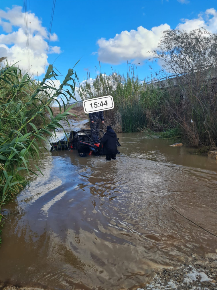 חילוץ רכב מנחל