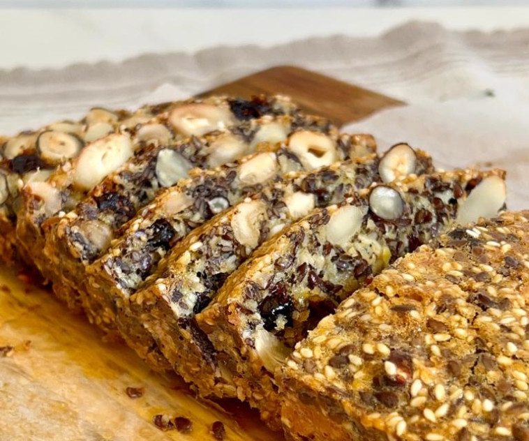 לחם פיצוחים ללא גלוטן באדיבות עדי גבירצמן