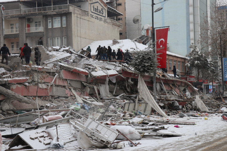 הרס רב בטורקיה לאחר רעידת האדמה הקטלנית (צילום: רויטרס)