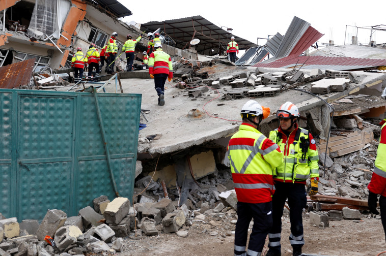 רעידת אדמה בטורקיה (צילום: REUTERS/Piroschka van de Wouw)